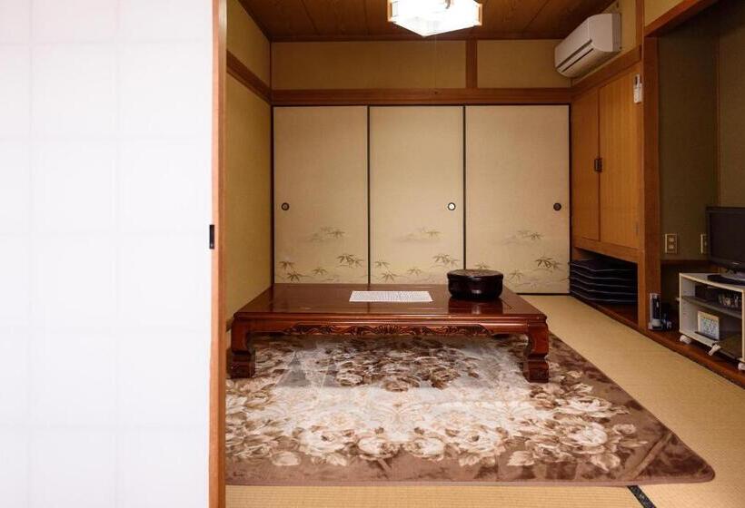 Семейный Номер Совместный Санузел, Yufuin Onsen Oyado Jinnouchi