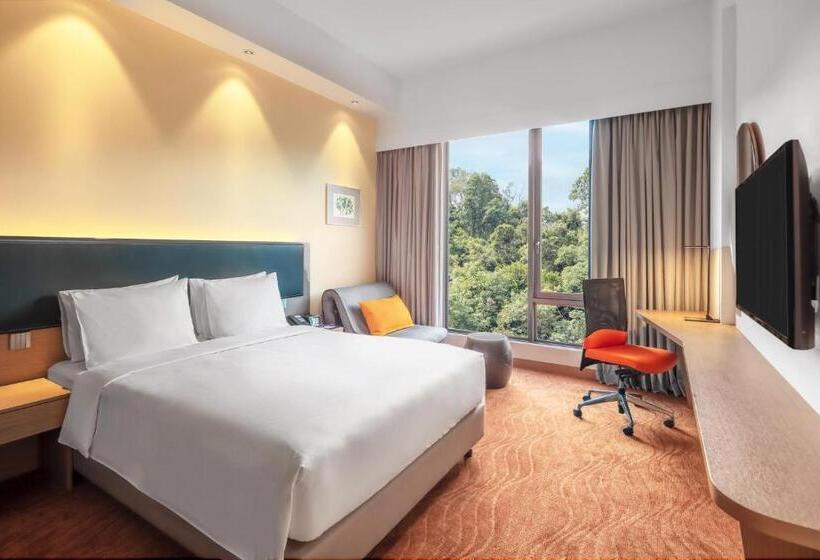 带特大床的标准间, Holiday Inn Express Kota Kinabalu City Centre By Ihg
