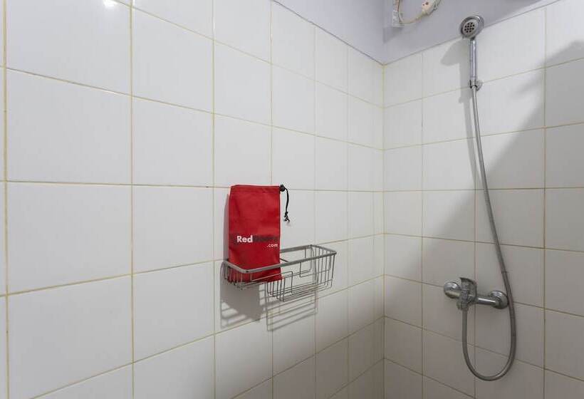 Номер Стандарт, Reddoorz Plus Near Cilandak Town Square 2