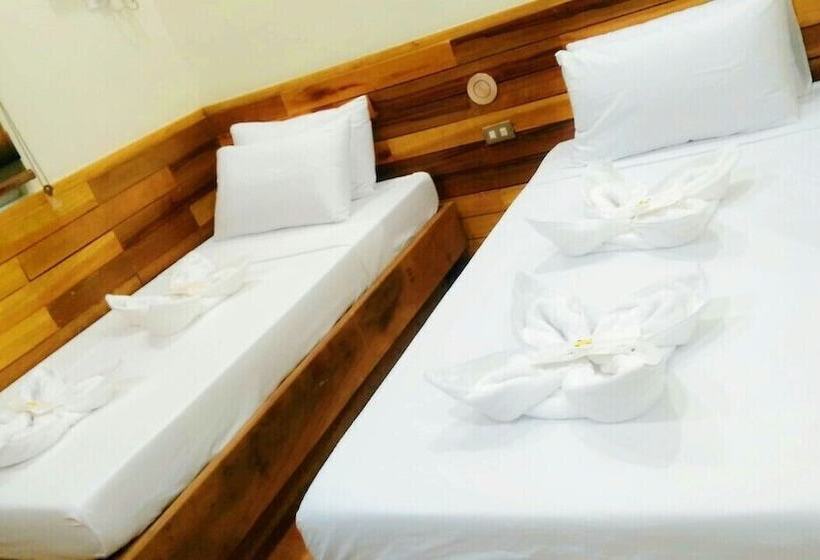 اتاق لوکس, Two Seasons Executive Suites