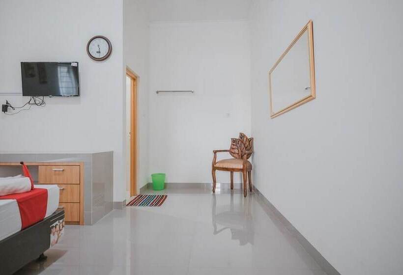 Номер Стандарт, Reddoorz Syariah Near Pahoman Stadium Lampung