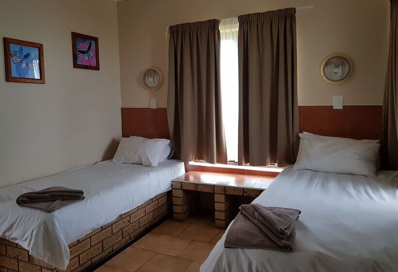 Студия Стандарт, Port Edward Holiday Resort