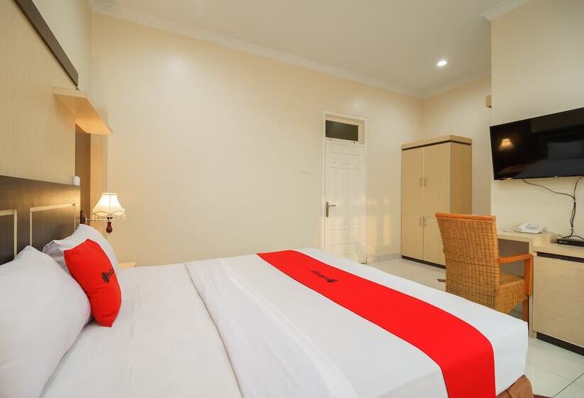 Номер Deluxe, Reddoorz Plus @ Hotel Sempurna Watervang Lubuk Linggau