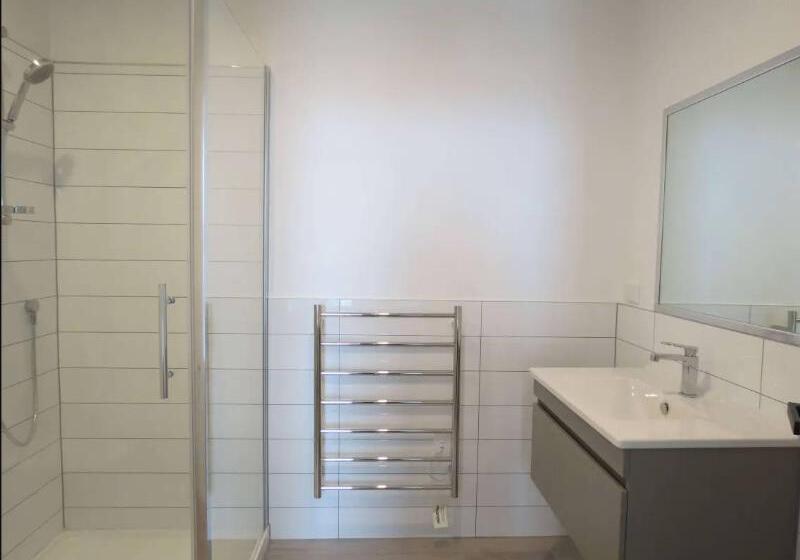 Студия Deluxe, Ramada Suites By Wyndham Victoria Street West