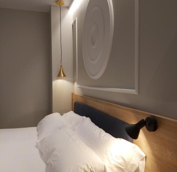 اتاق سوپریور با تخت بزرگ, Habital Suites
