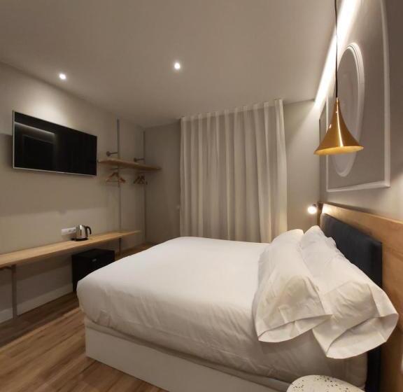 اتاق لوکس با تخت بزرگ, Habital Suites