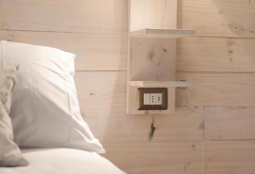 スーペリアスタジオ, Hostal Boutique Puerta Roja