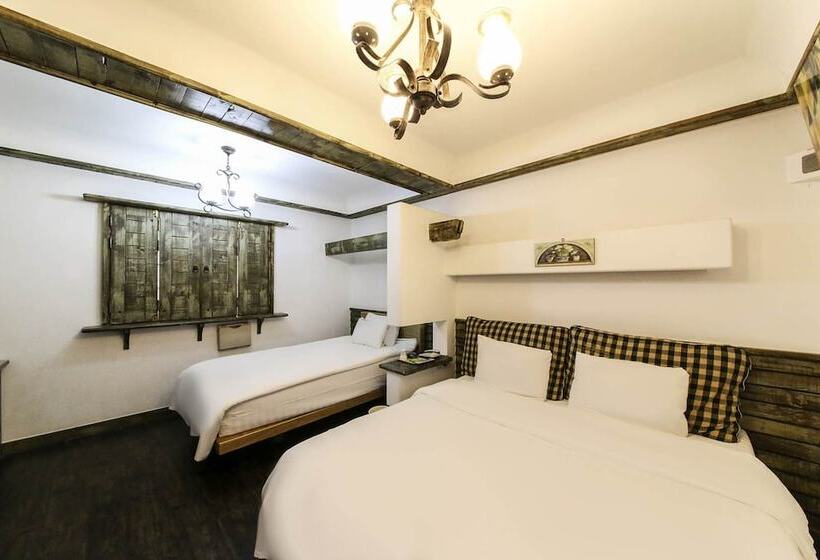 اتاق استاندارد, Toronto Motel