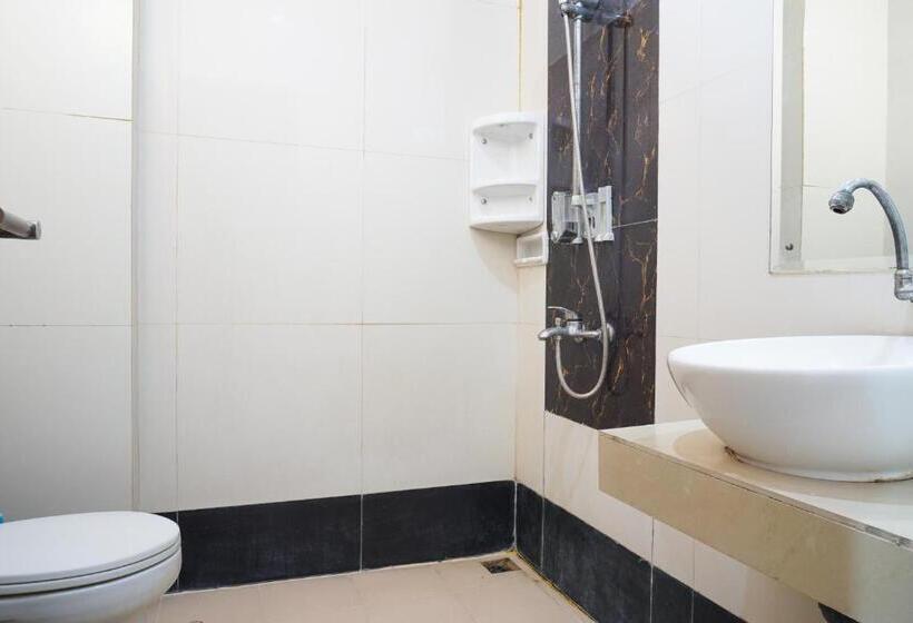 Номер Economy, Reddoorz Near Kemang Square