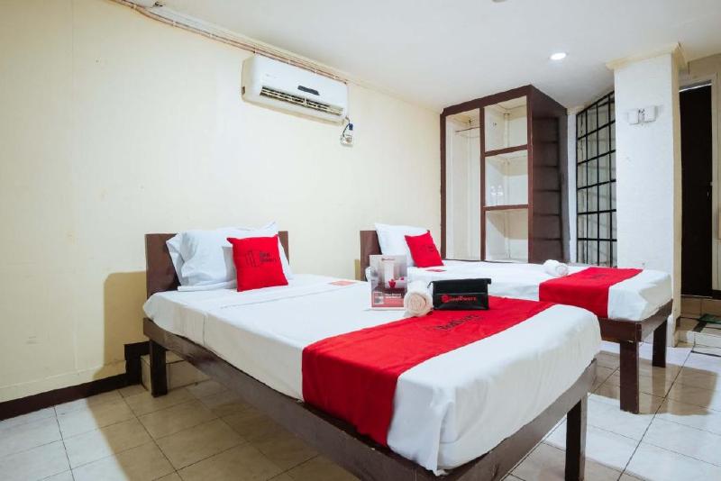 Номер Стандарт, Reddoorz @downtown Bacolod