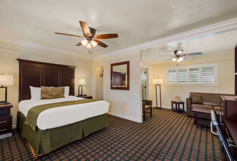 Люкс, Clarion Collection Carmel Oaks Inn