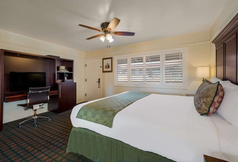 Люкс, Clarion Collection Carmel Oaks Inn