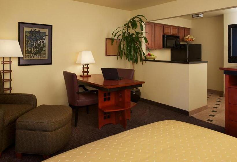 스탠다드 스튜디오, Larkspur Landing Extended Stay Suites Sacramento