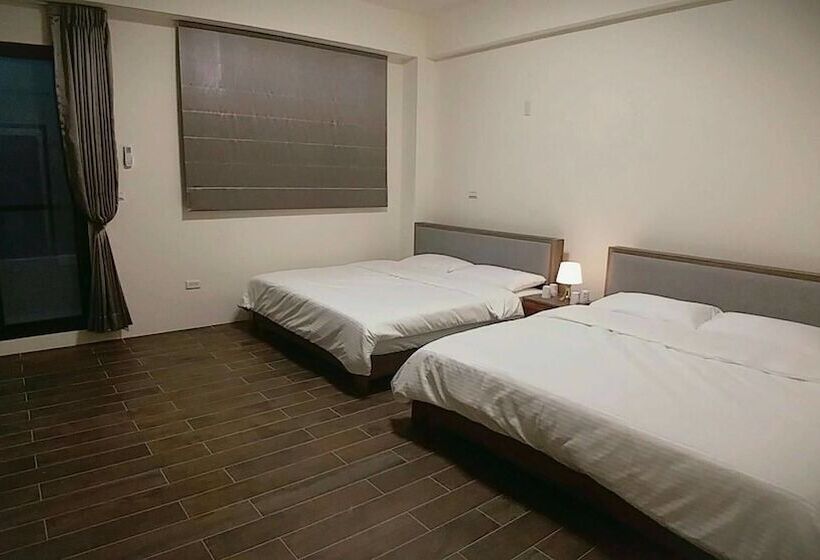 اتاق استاندارد چهار تخته, Yuanshan Dahu Homestay
