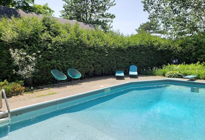 Номер Стандарт, Auberge Du Vignoble Bromont