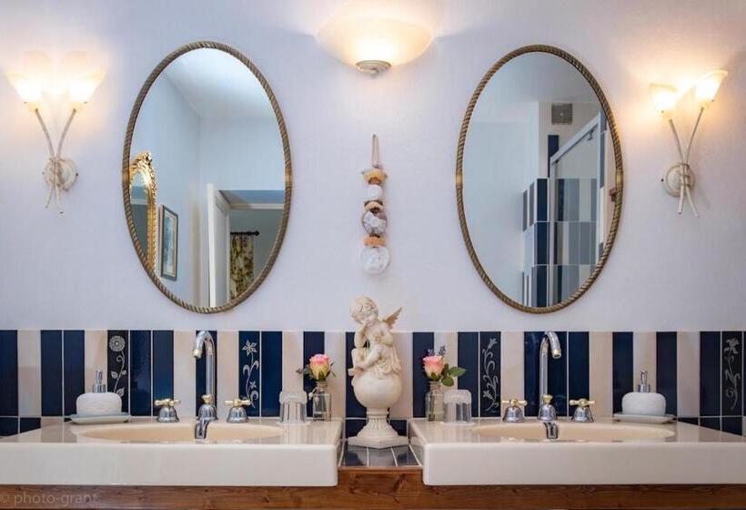 Номер Deluxe Кровать Кинг, Maison D Hôtes De Charme La Rose De Ducey Près Du Mont Saint Michel