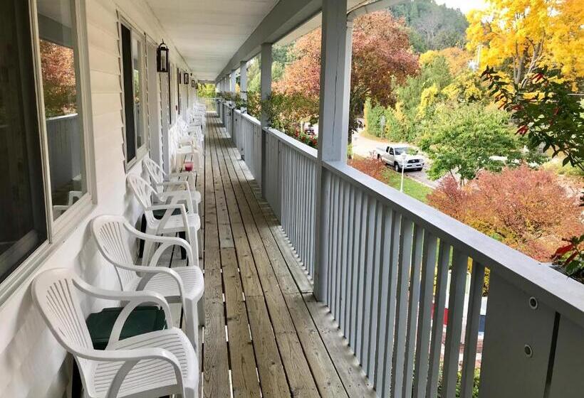Номер Стандарт, Main Street Motel