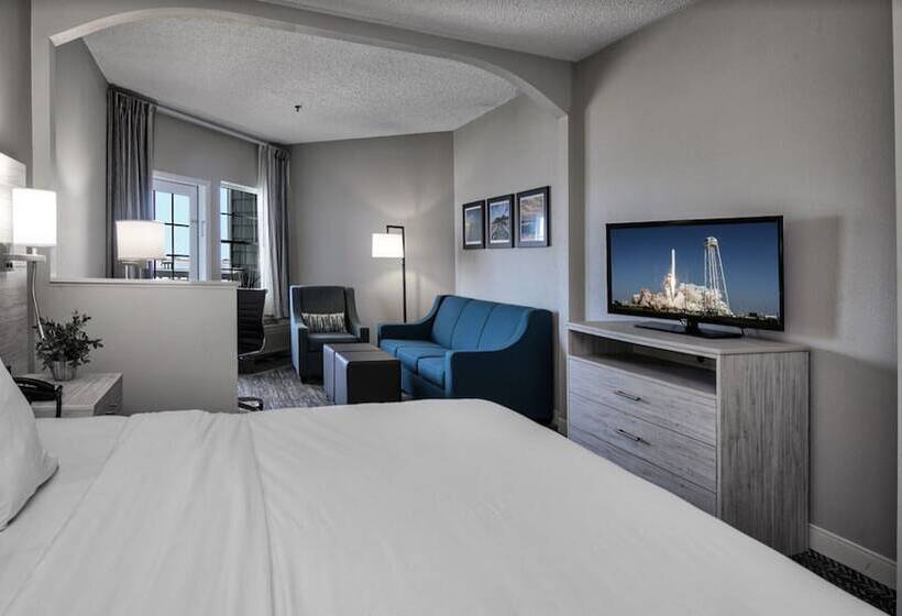 Люкс Deluxe Кровать Кинг, Comfort Suites Chincoteague Island Bayfront Resort