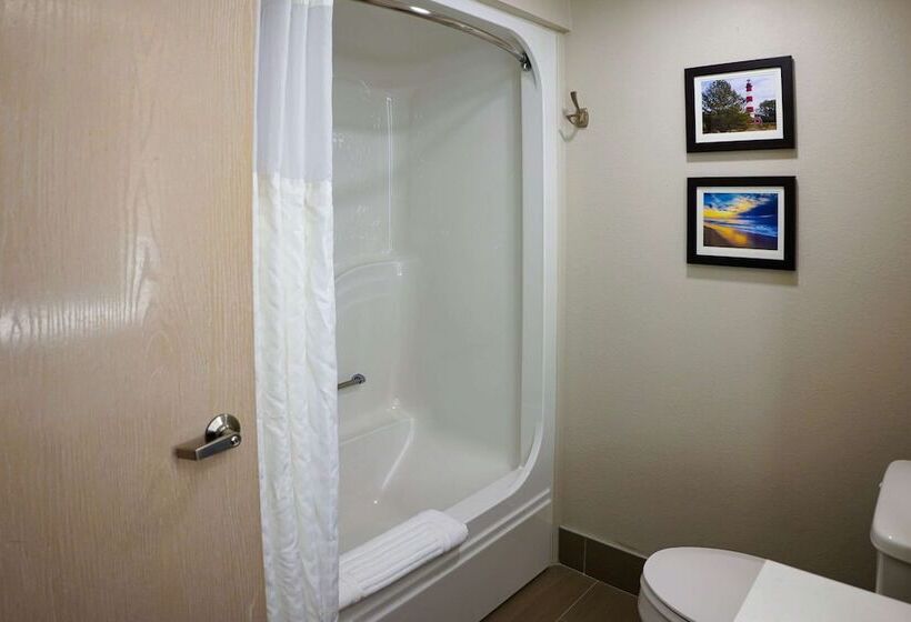 Люкс Кровать Квин, Comfort Suites Chincoteague Island Bayfront Resort