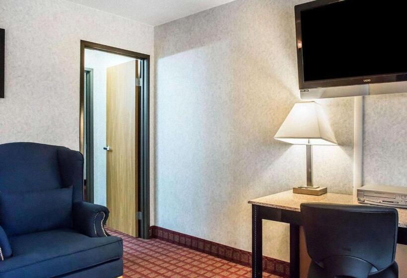 Президентский Люкс, Quality Inn & Suites North Gibsonia