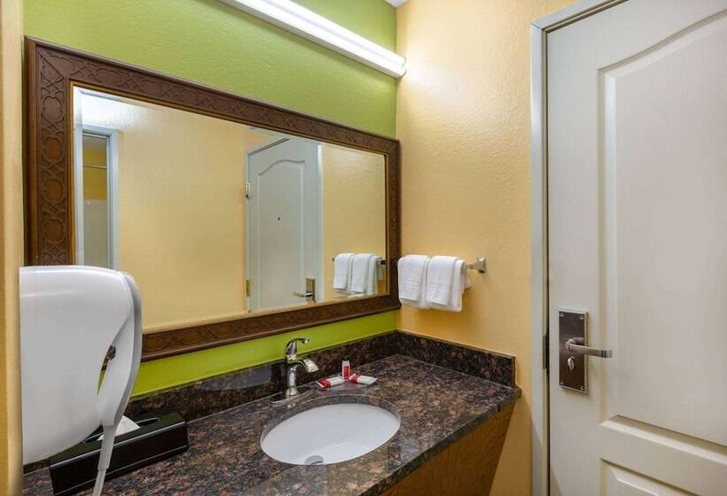Номер Стандарт, Super 8 By Wyndham Lake Of The Ozarks