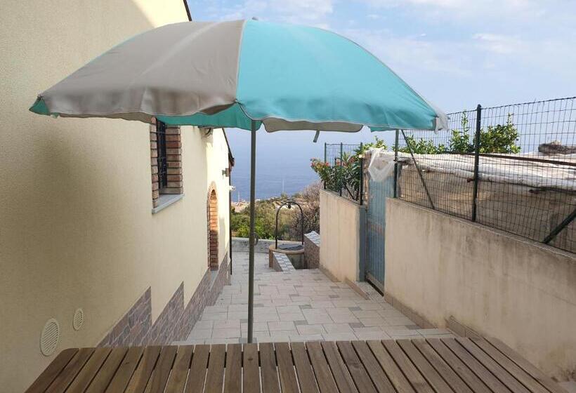 سوییت دوبلکس, Casal Trinacria