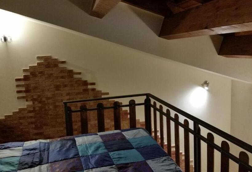 سوییت دوبلکس, Casal Trinacria