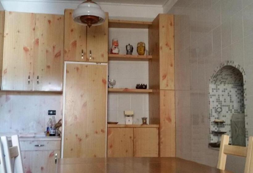 سوئیت با تخت بزرگ, Casal Trinacria