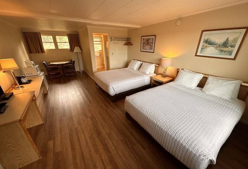 Номер Стандарт 2 Двуспальные Кровати, Astoria Crest Motel