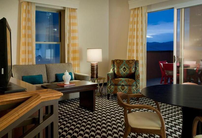 מיטת קינג בסוויטה, Courtyard By Marriott Denver Downtown