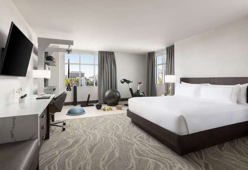 스탠다드 룸 킹사이즈 침대, Doubletree By Hilton Fullerton