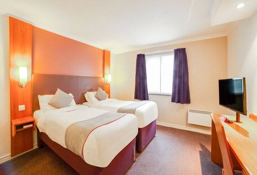 Номер Стандарт, Lakeside Haydock Hotel, St Helens