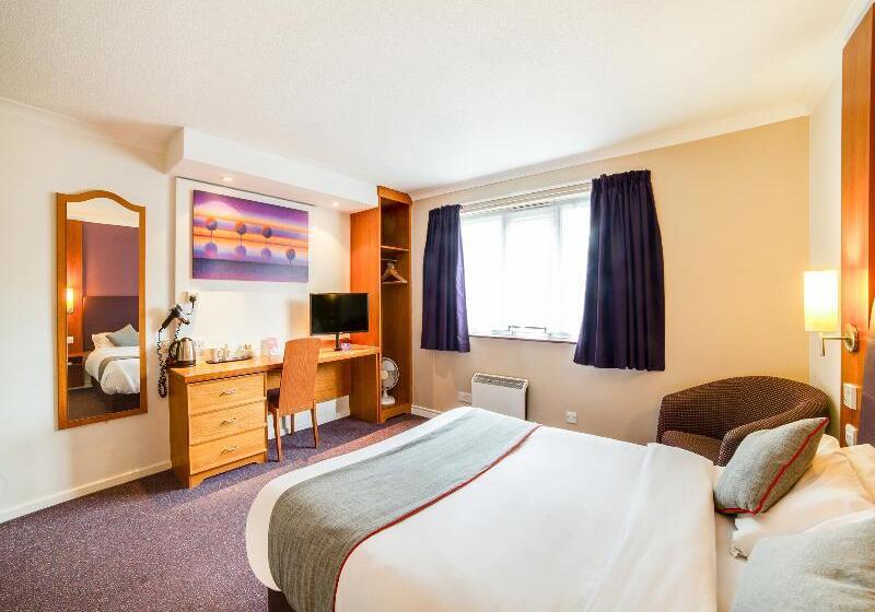Номер Стандарт, Lakeside Haydock Hotel, St Helens