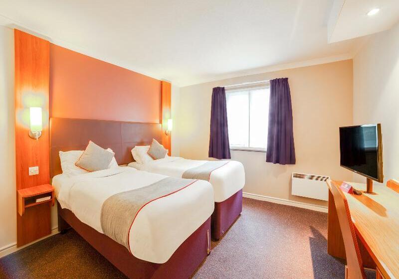 Номер Стандарт, Lakeside Haydock Hotel, St Helens