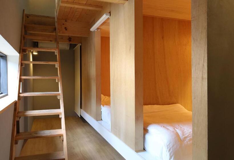 Кровать в Общей Комнате, Hostel Mog