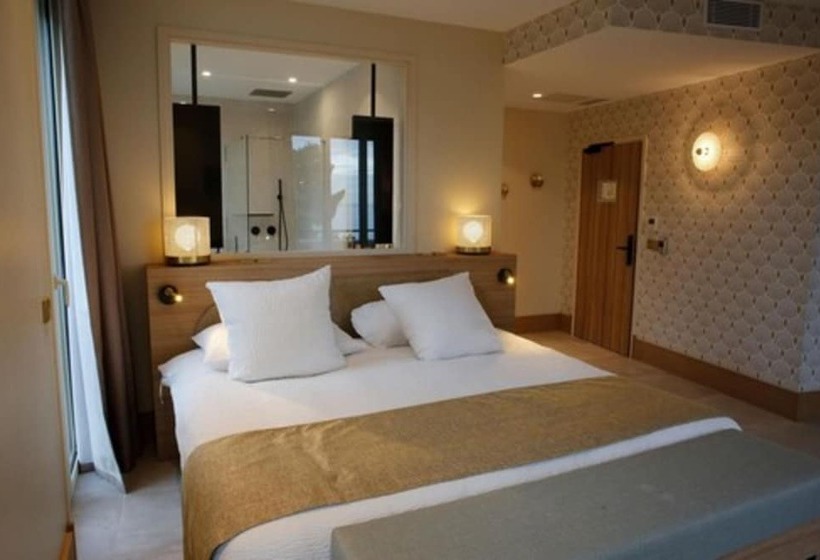 سوییت جونیور با چشم‌انداز دریا, Splendid Hôtel & Spa