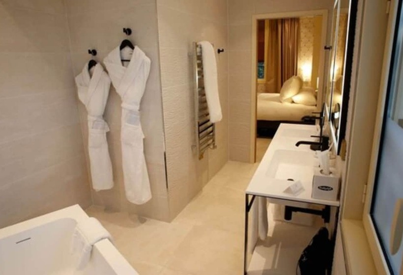 Люкс Семейный 2 Спальни, Splendid Hôtel & Spa