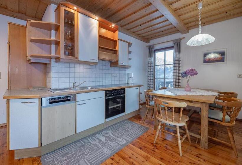 Апартаменты Comfort 2 Спальни, Schullerhof