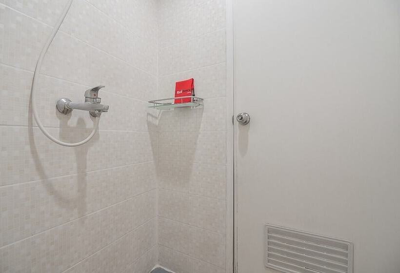 Номер Deluxe, Reddoorz Plus Near Undip Pleburan