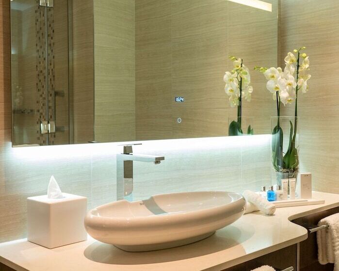 Junior Suite Park View, Radisson Blu Hotel & Residence Nairobi Arboretum