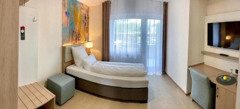 חדר יחיד בסיסי, Thermalhotel Kemper