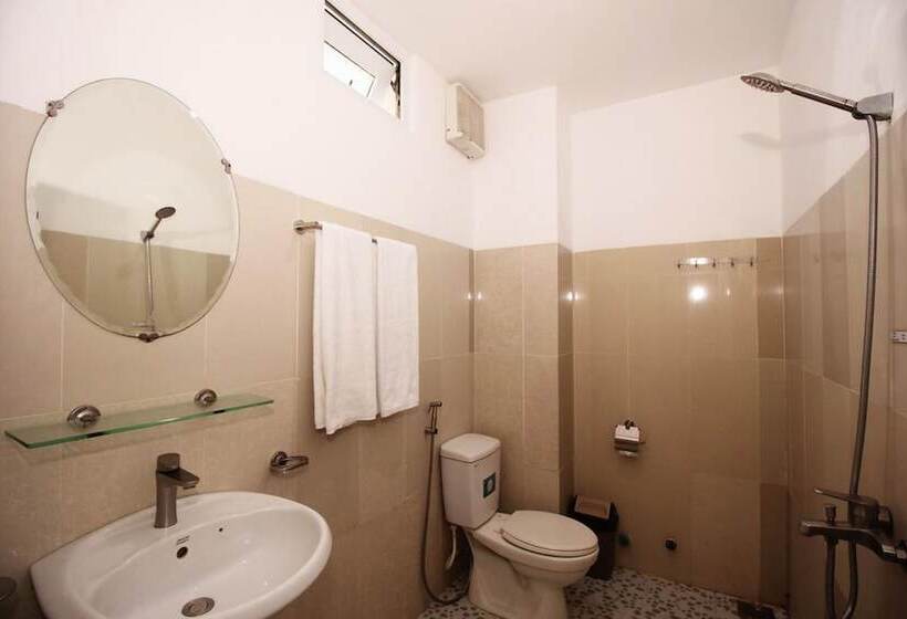 اتاق لوکس چهار تخته, Nu Cuoi Mui Ne Hotel & Restaurant