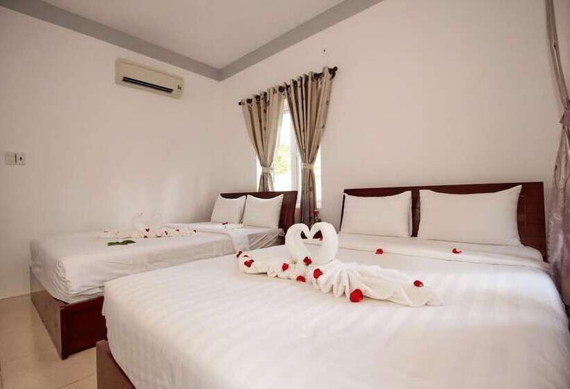 اتاق لوکس چهار تخته, Nu Cuoi Mui Ne Hotel & Restaurant
