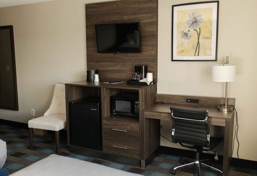 Люкс, Travelodge By Wyndham Escanaba