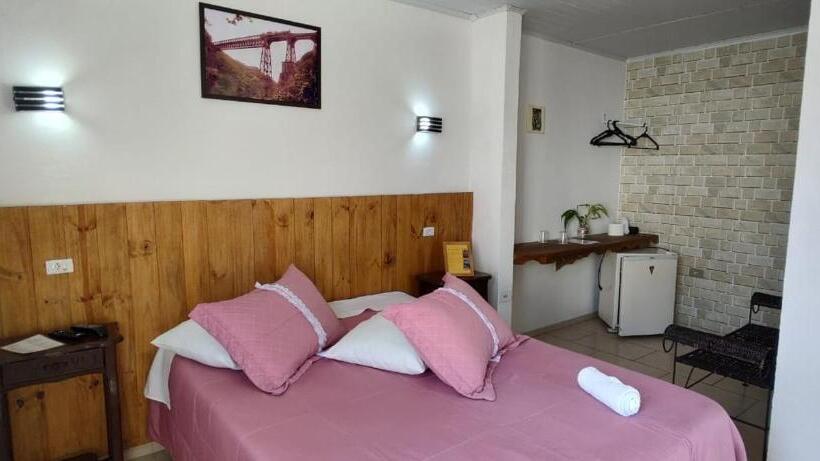 スタンダードトリプルルーム, Pousada E Restaurante Dona Siroba
