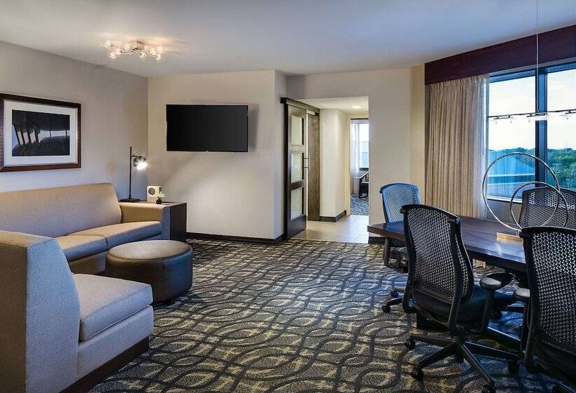 Suite, Embassy Suites By Hilton Dallas Love Field