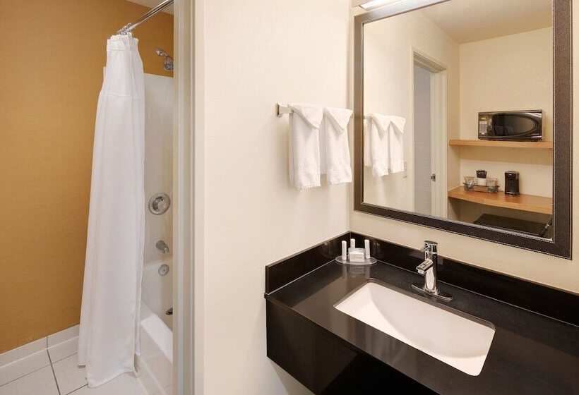Standaardkamer met 2 Tweepersoonsbedden, Fairfield Inn & Suites Indianapolis Airport