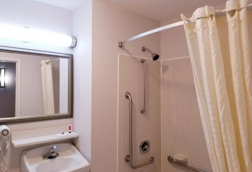 Standardrum King Size Säng, Travelodge By Wyndham Fort Wayne North
