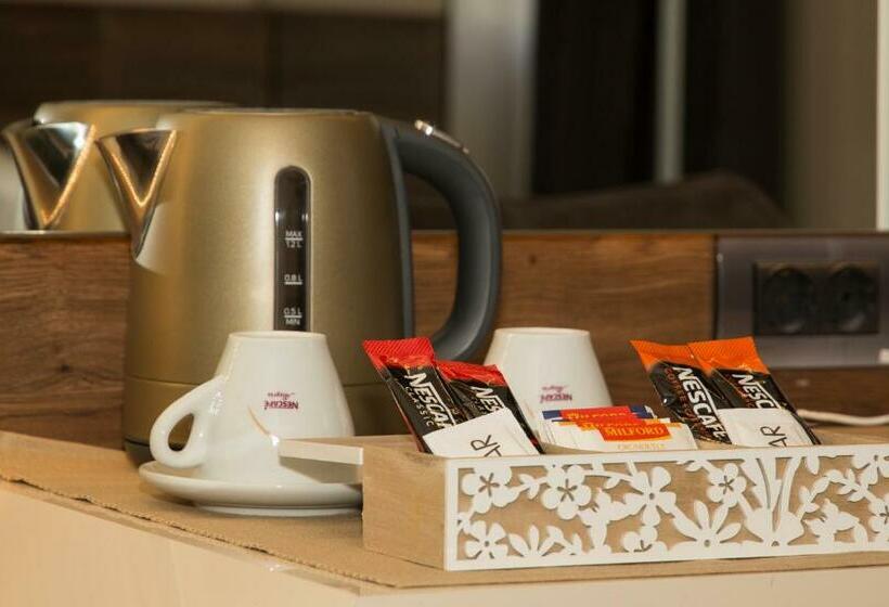 اتاق لوکس با بالکن, Garni Hotel Boutique 25h