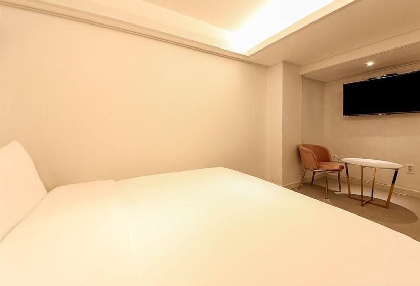 Номер Стандарт, Busan Seomyeon Business Hotel J7